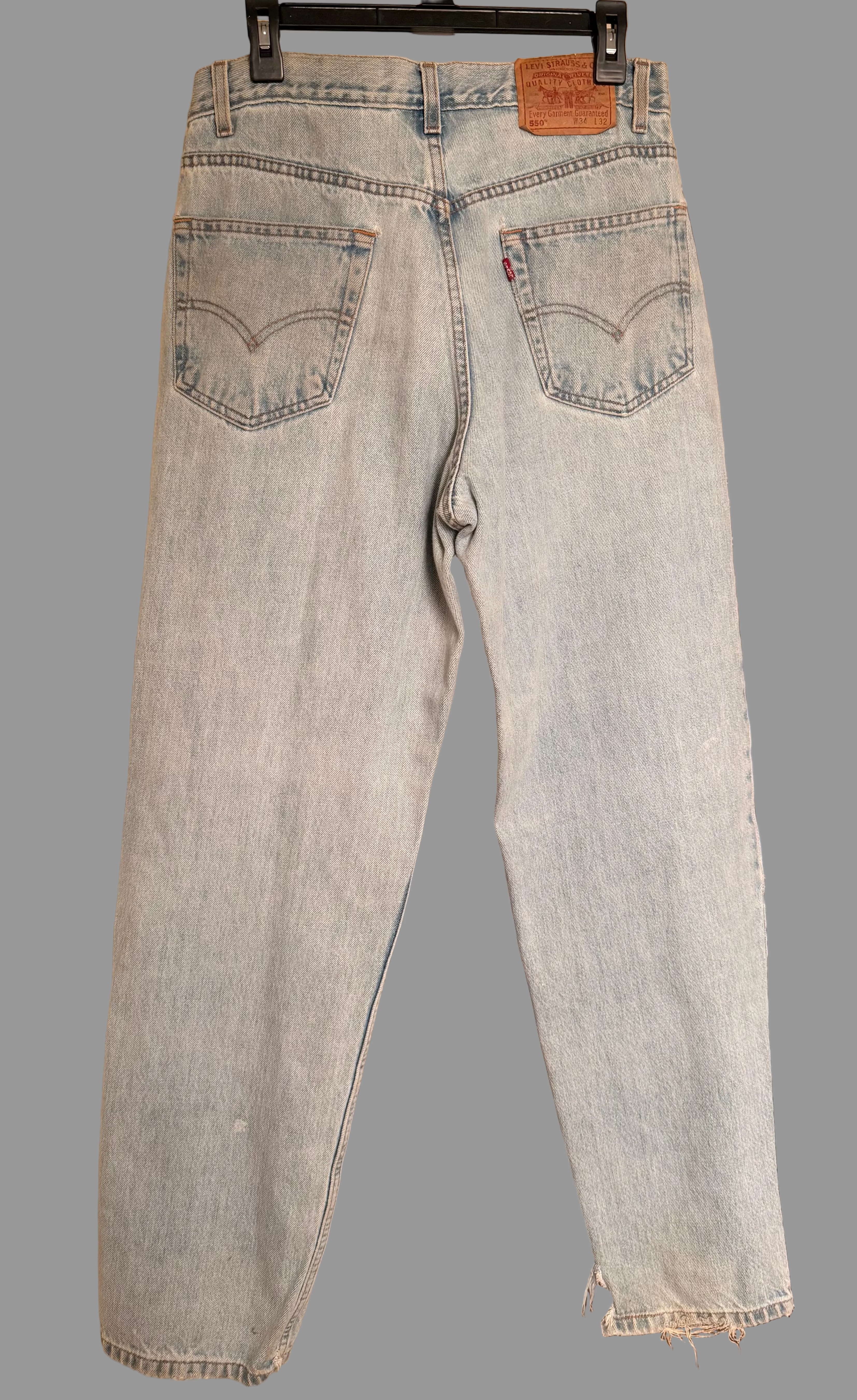 Levi’s 550 Jeans 34x32 Light Wash Relaxed Fit Distressed Raw Hem Vintage