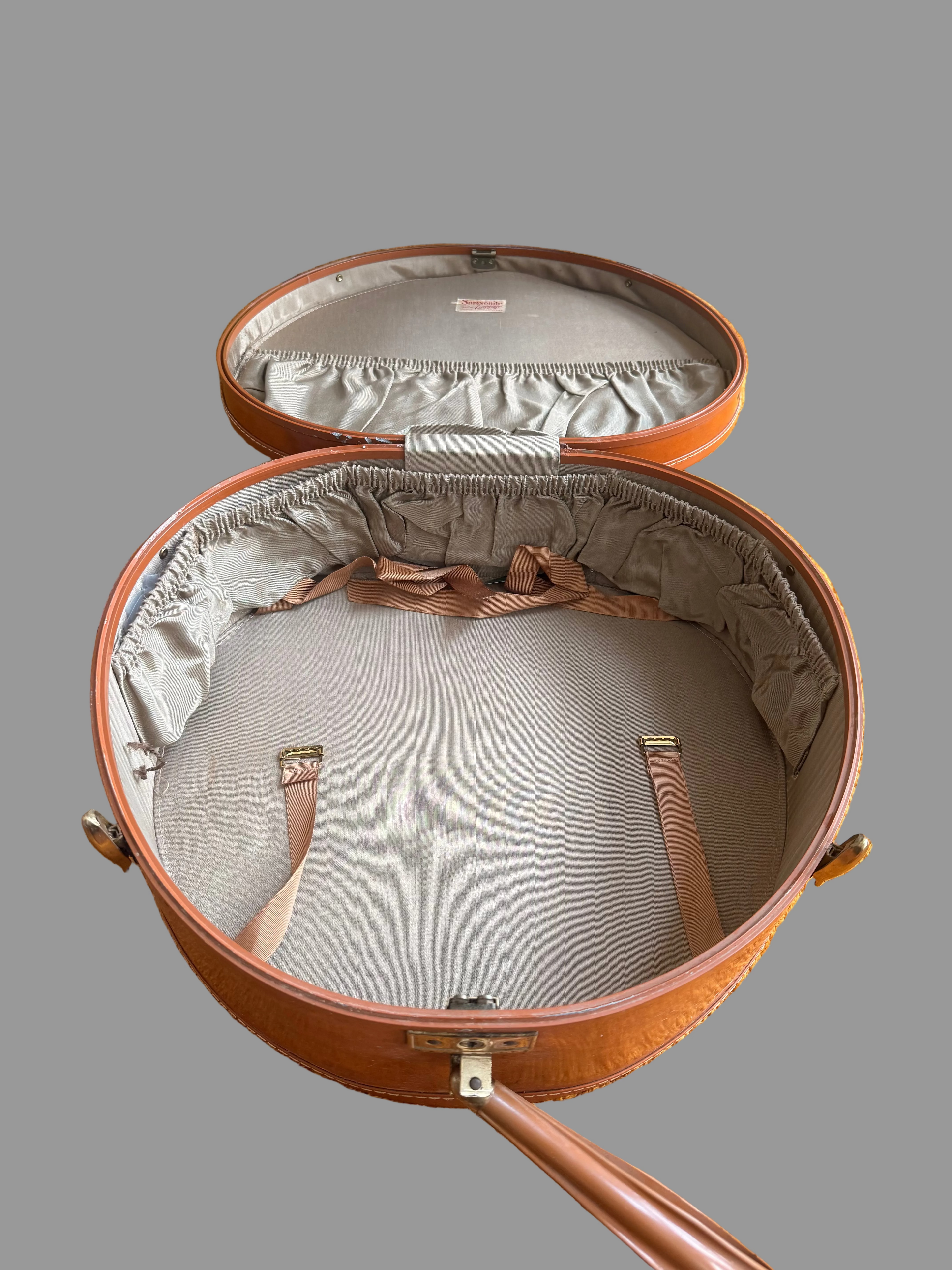 Hat box luggage